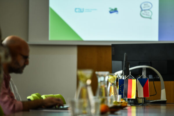 2025_6_Ideal_kickoff_low-6